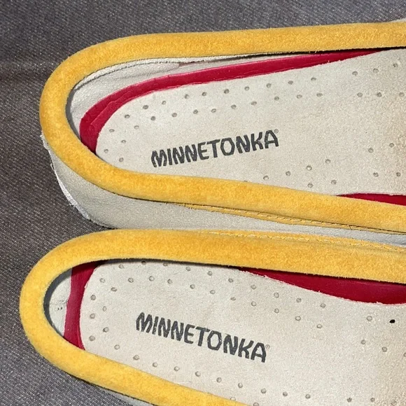 NEW Minnetonka Moccasins.  Size 8.5 - Picture 5 of 6